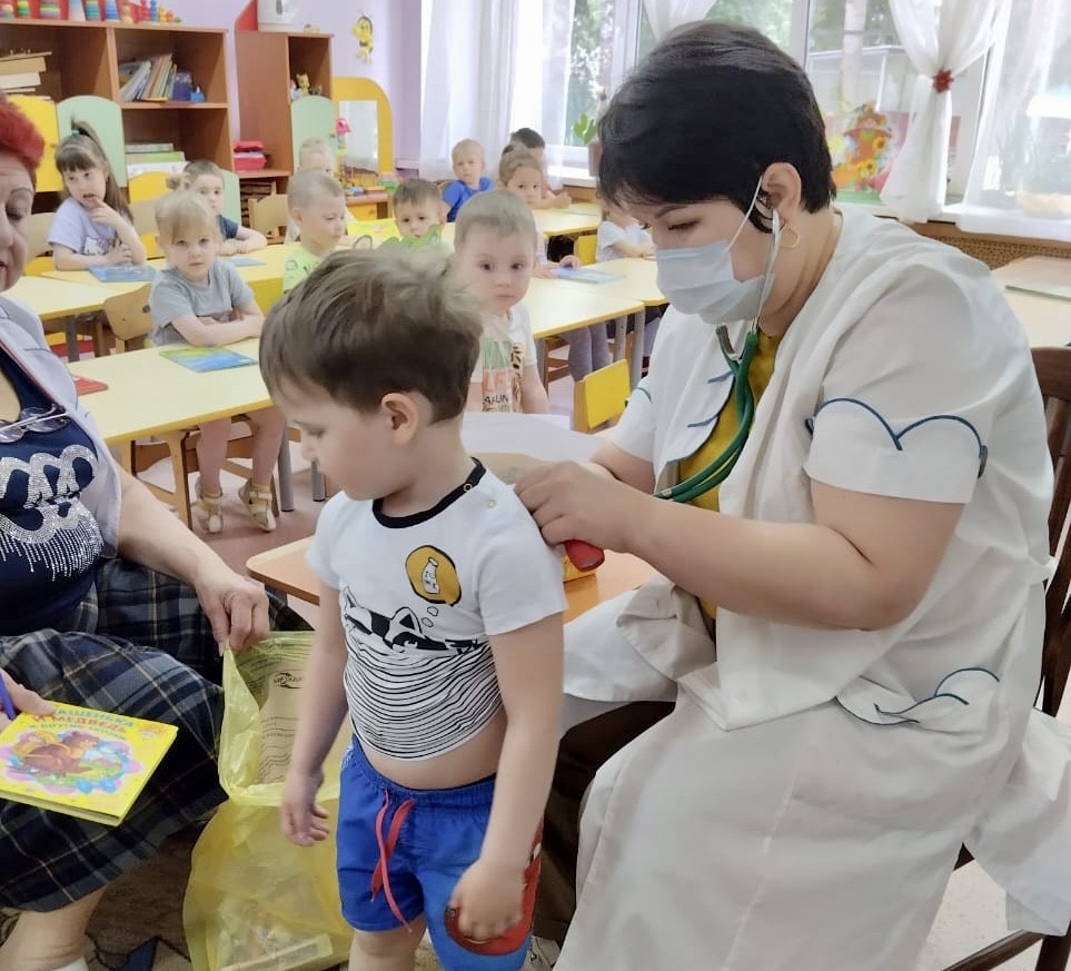 Продолжается ежегодный весенний профилактический осмотр детей в садах и  школах | 27.05.2023 | Видное - БезФормата